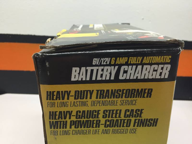 SCHUMACHER BATTERY CHARGER, 2 AMP6 AMP