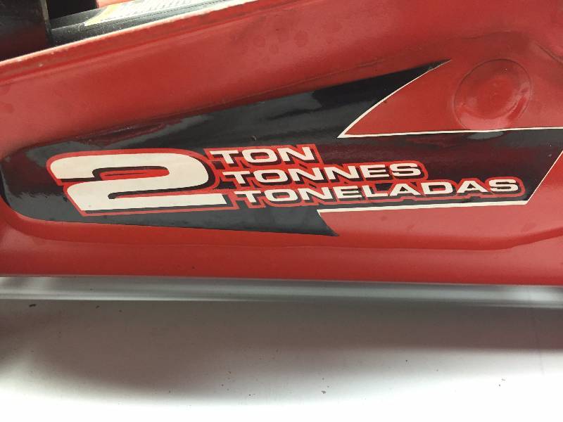 2 TON FLOOR JACK