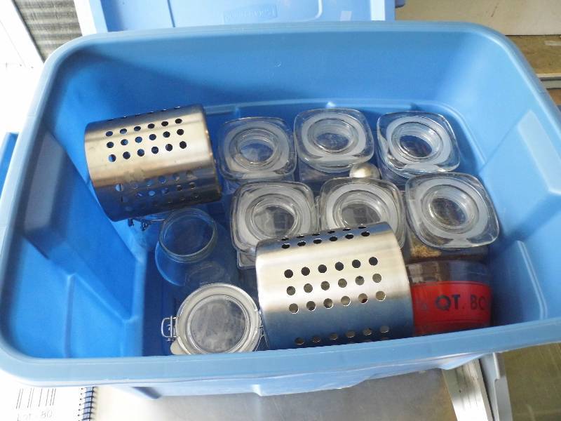 Rubbermaid Tub W Containers