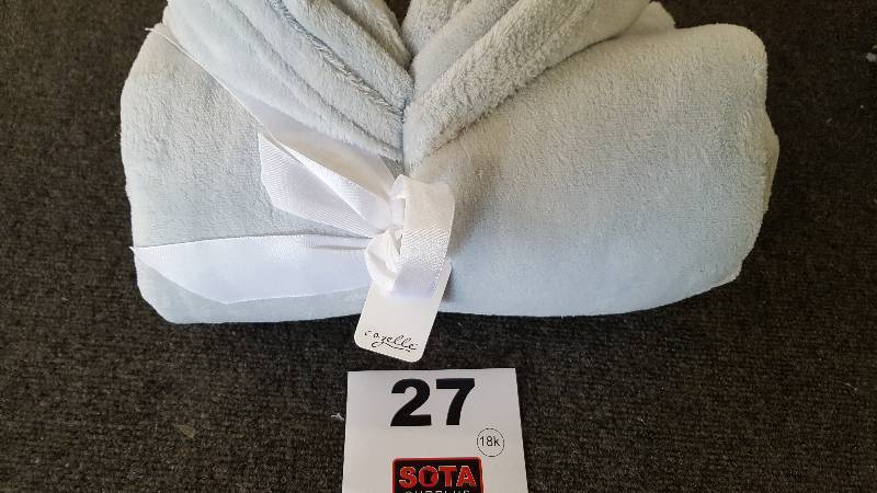 lot 27 image: Cozelle 80 x 70 Microplush Throw Pale Blue