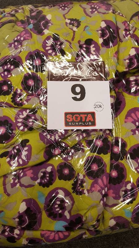 lot 9 image: Cozelle Phoenix Microfiber Reversible Coverlet - KING