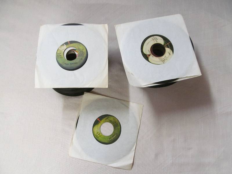 lot 4 image: 45 records