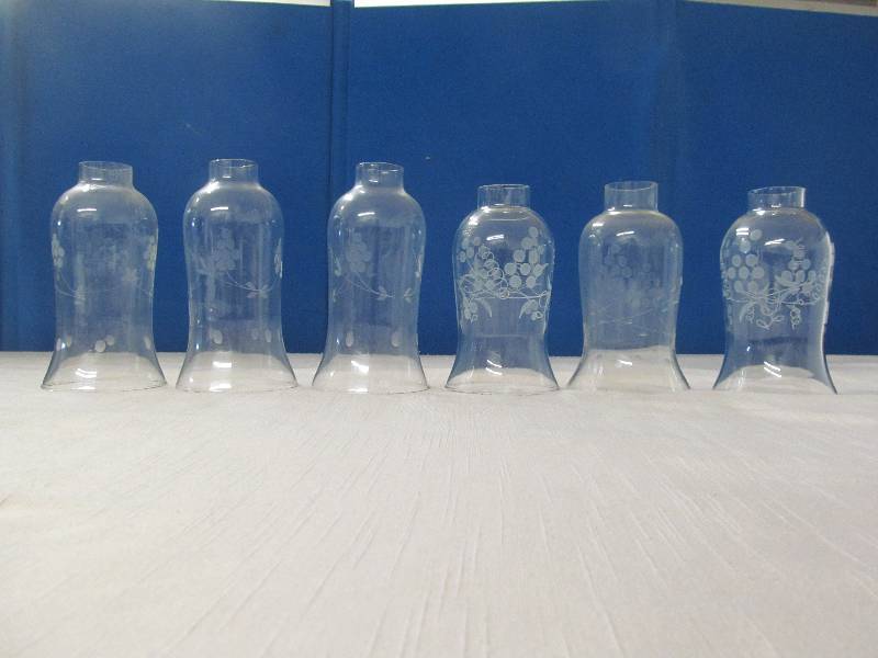 lot 6 image: candle globes