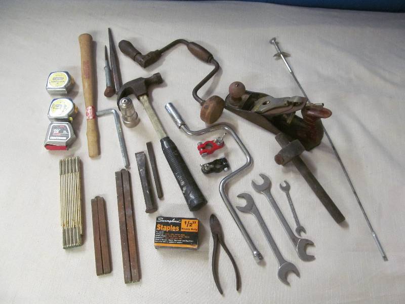 lot 9 image: tools