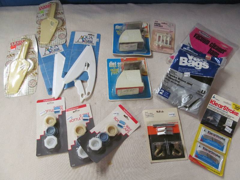 lot 24 image: household items