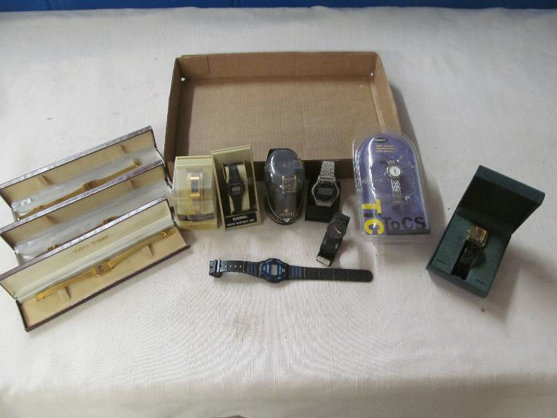 lot 32 image: watches