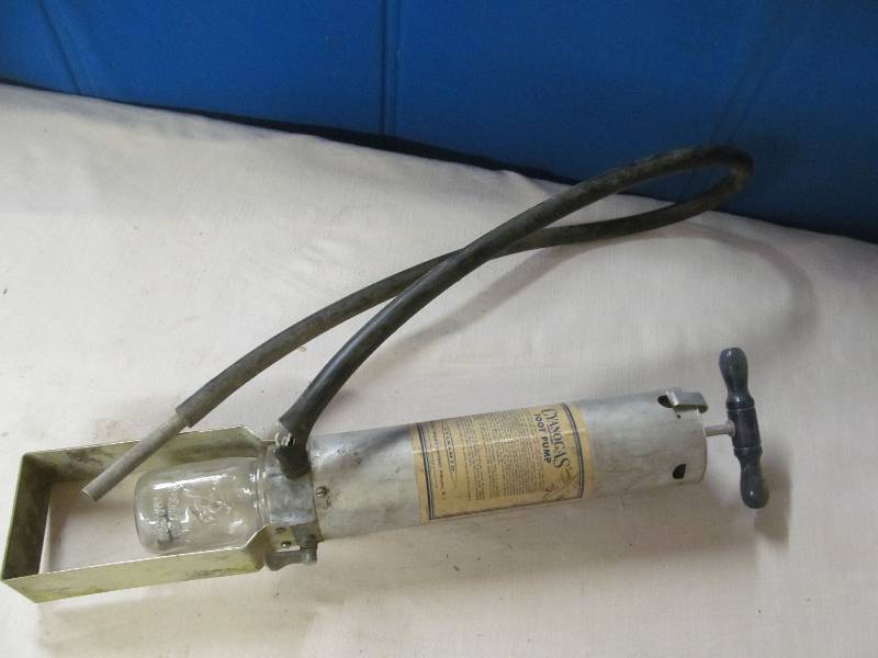 lot 47 image: vintage insect duster