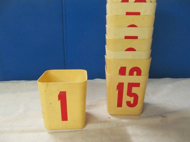 lot 57 image: square containers