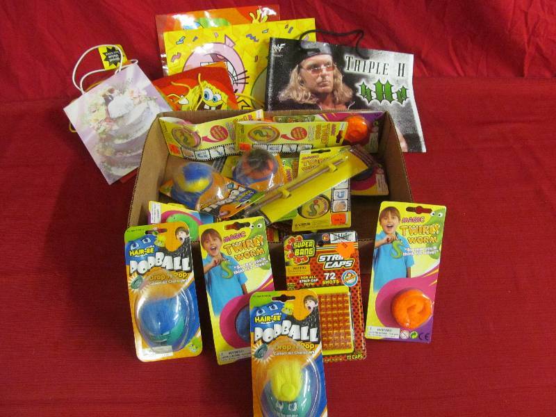 lot 58 image: childrens gift bags