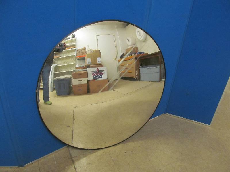 lot 85 image: security mirror