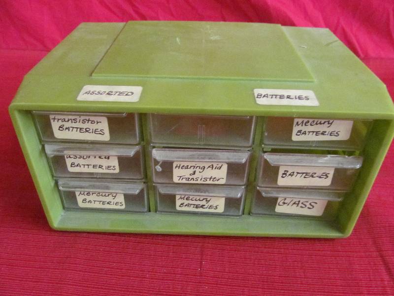 lot 95 image: plastic organizer