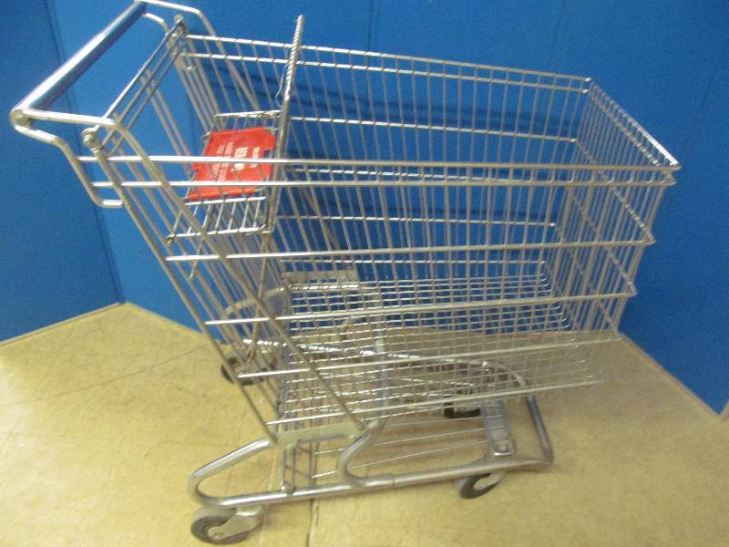 lot 102 image: Red Owl shopping cart