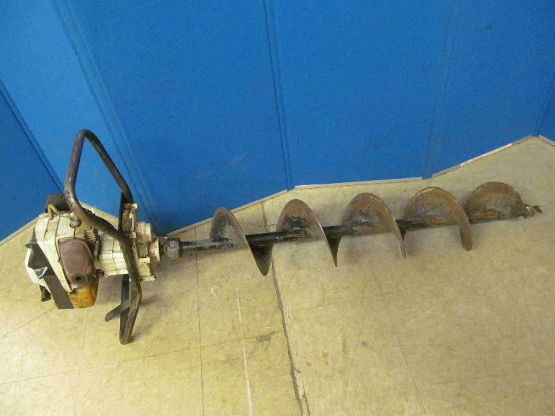 lot 109 image: ice auger