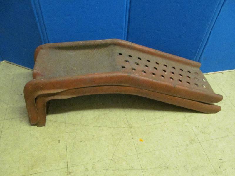 lot 110 image: car ramps