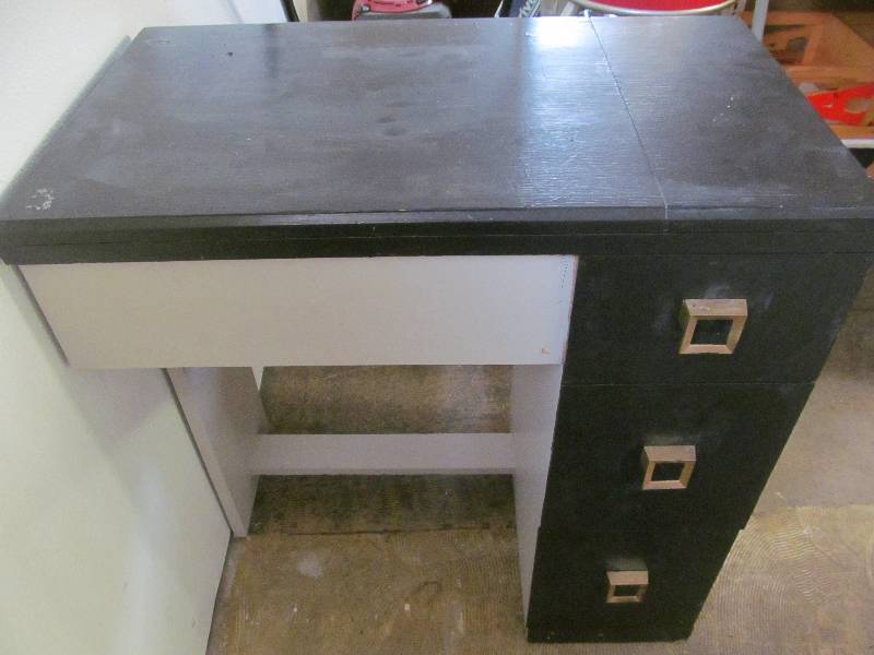 lot 113 image: repurposed sewing machine cabinet