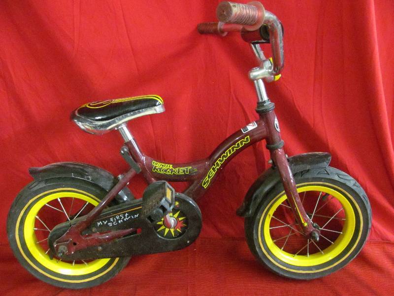lot 114 image: Schwinn Bottle Rocket bike
