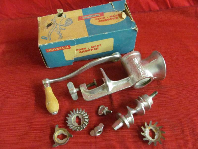 lot 118 image: vintage Universal food chopper