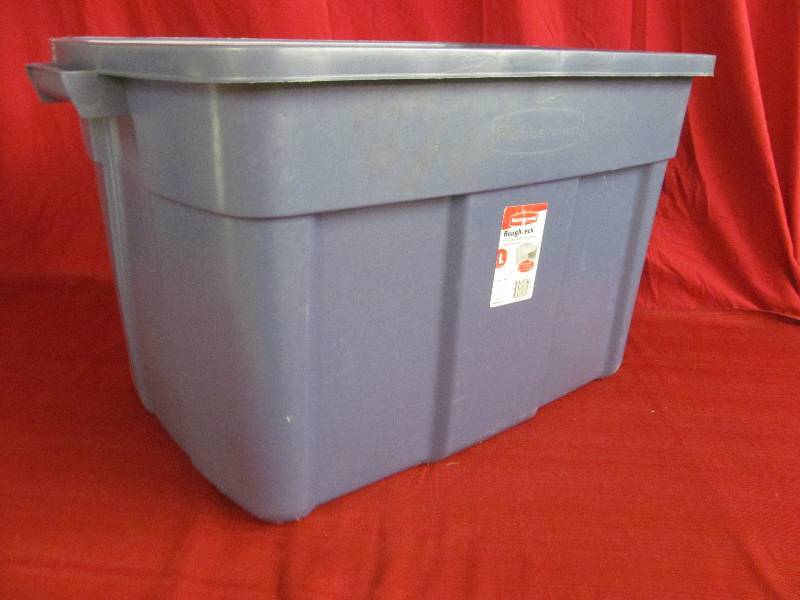 lot 156 image: Rubbermaid Tote
