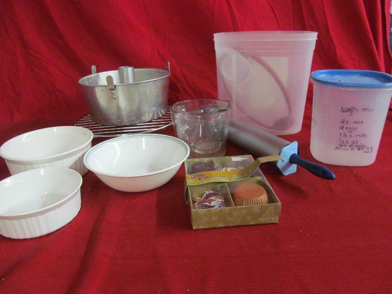 lot 170 image: Kitchen Items