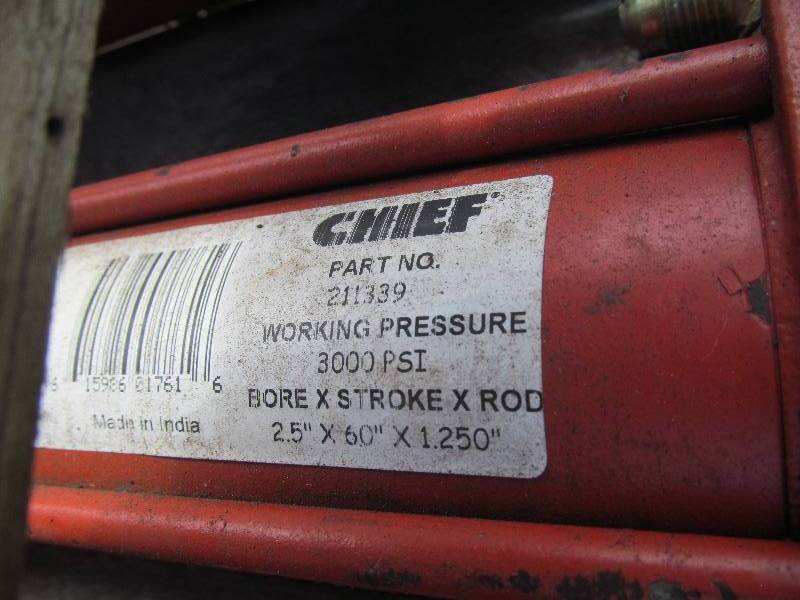 lot 299 image: hydraulic cilynders