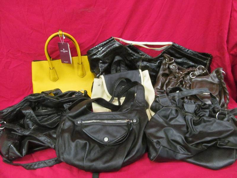 lot 194 image: hand bag