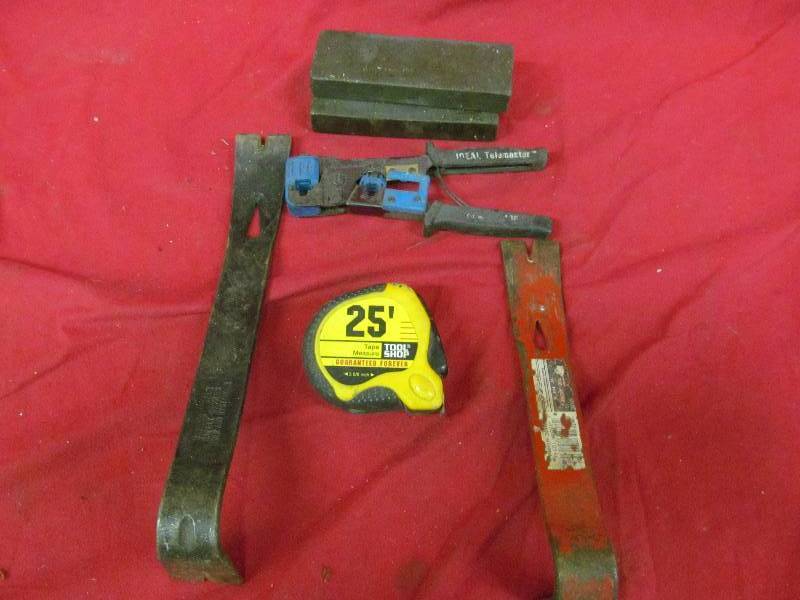 lot 212 image: tools