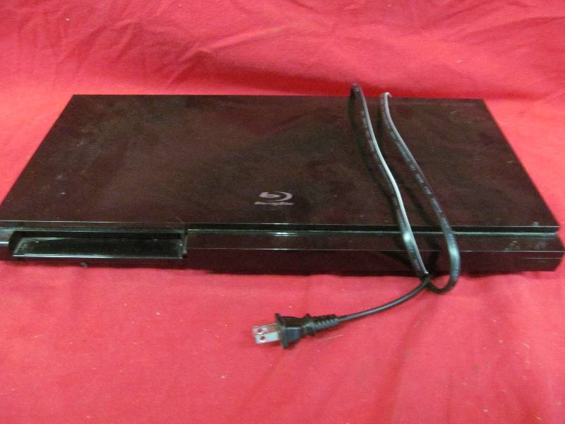 lot 226 image: electronics