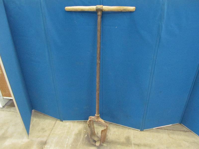 lot 262 image: tools