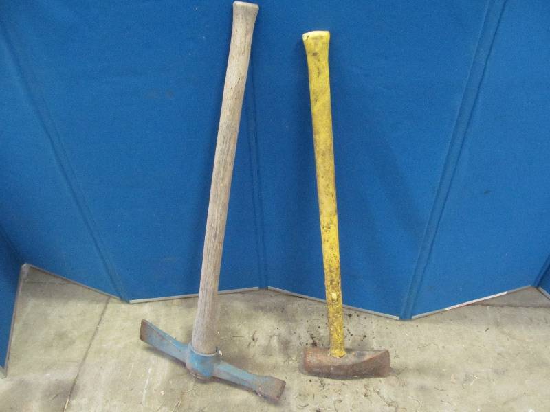 lot 265 image: tools