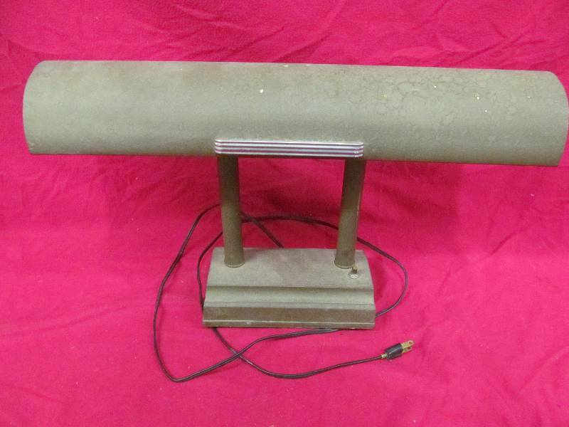 lot 269 image: lamp