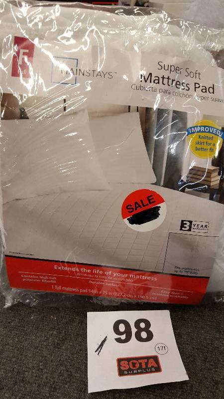 lot 98 image: Mainstays Super Soft Mattress Pad Full  White
