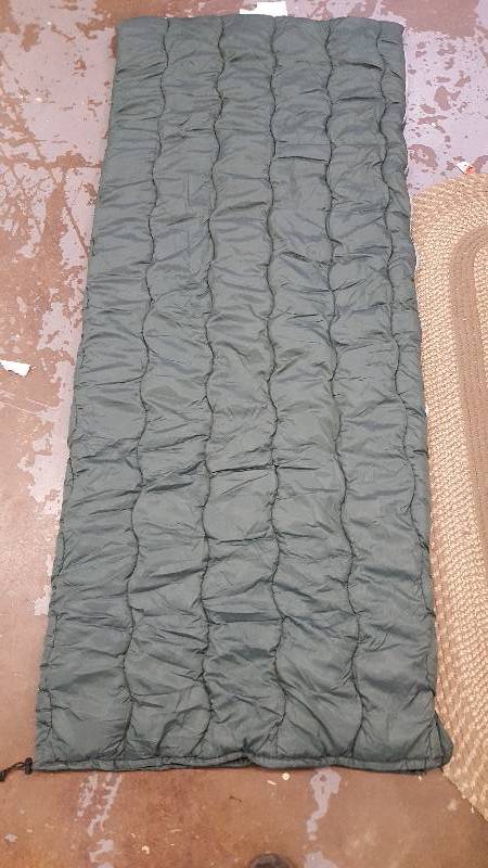 lot 19 image: Sleeping Bag