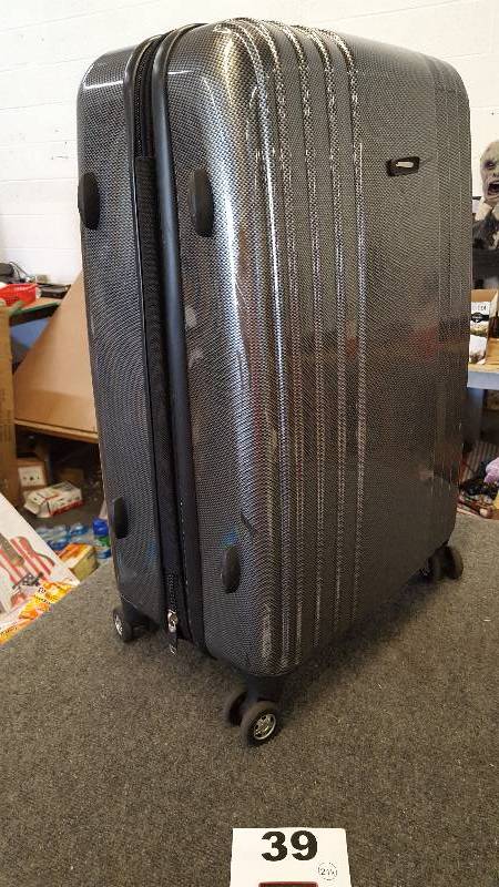 lot 39 image: Samsonite Luggage