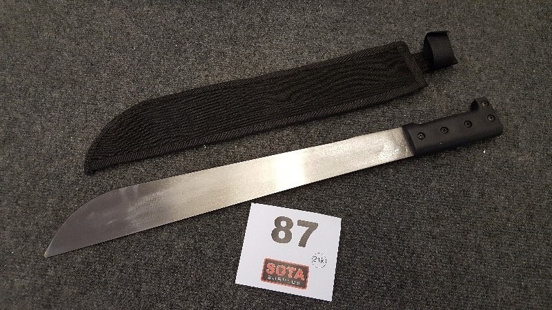 lot 87 image: 18 Machete