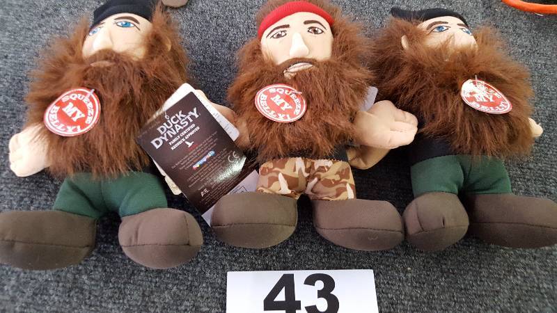 lot 43 image: 3 Duck Dynasty Action Figures