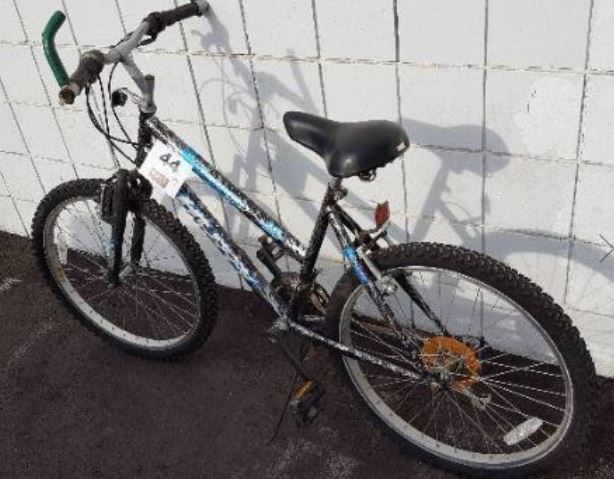 lot 163 image: Womens ULTRA Terrain 18 Speed Huffy Bike