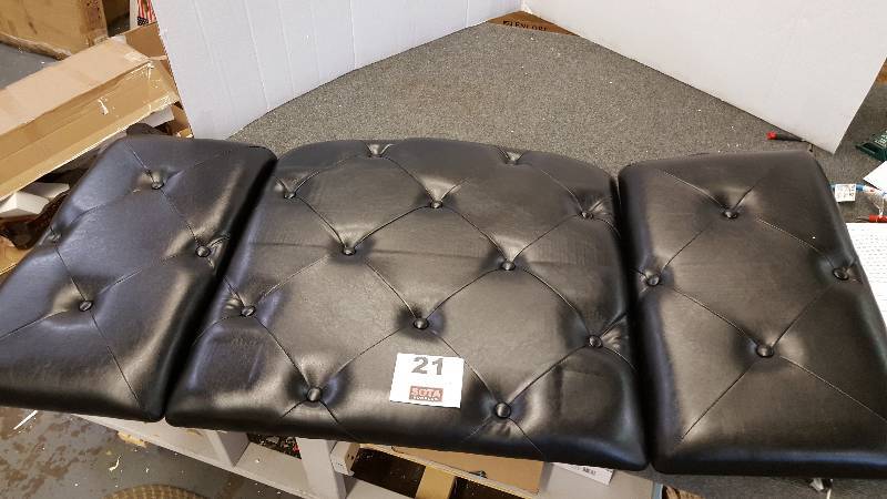 lot 21 image: Coventry Tufted Headboard FullQueen  Blk