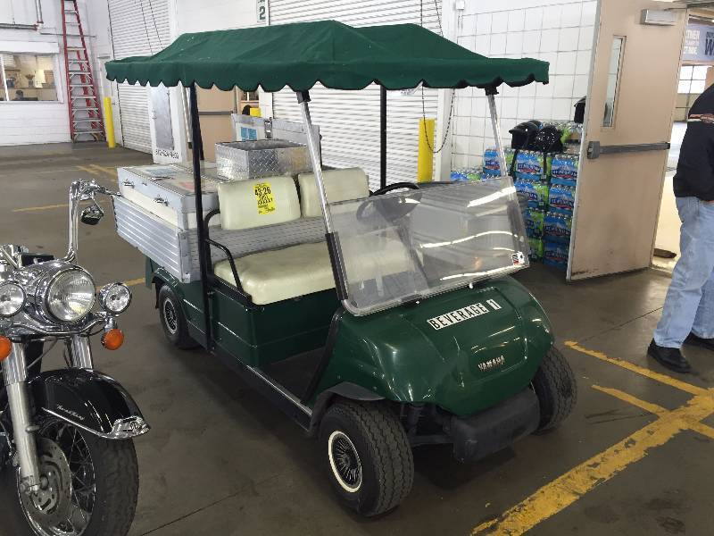 2001 Yamaha Utility Golf Cart with Beverage Insert