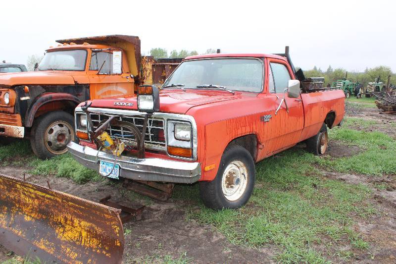 lot 1 image: 1983 Chrysler Dodge Power Ram Pickup Truck w Front Plow Hitch