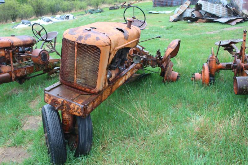 lot 16 image: Tractor