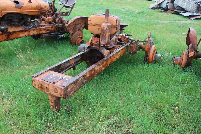 lot 17 image: Tractor