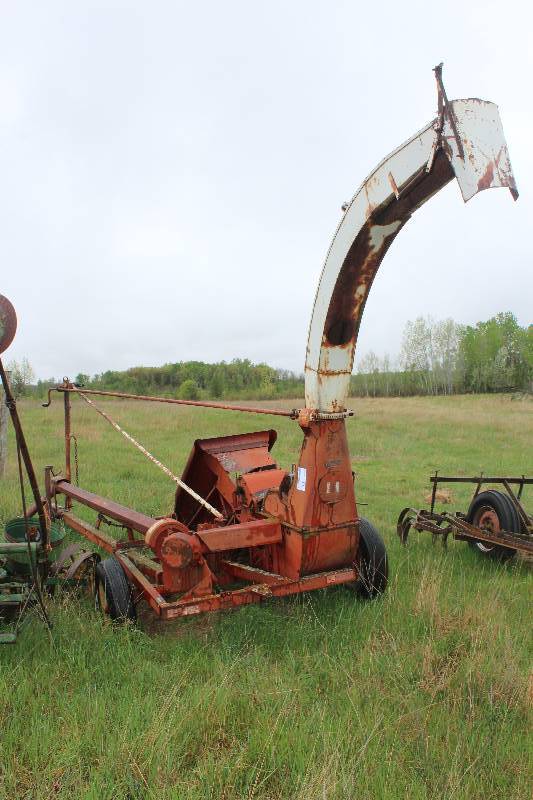 lot 31 image: International Harvester Harvester