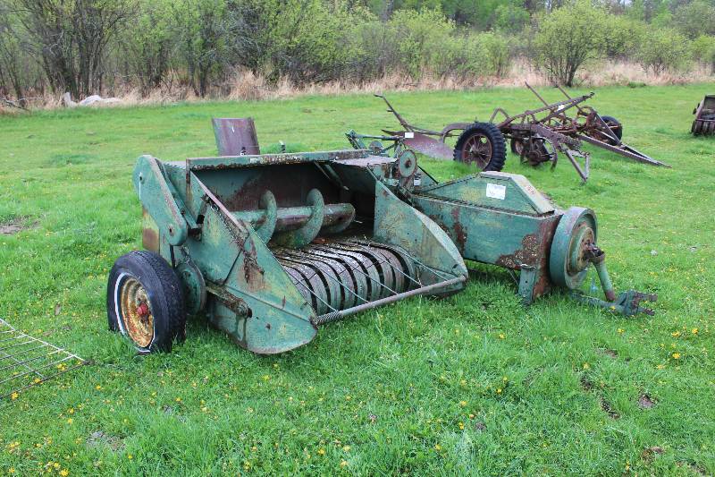lot 36 image: Oliver 60 Baler