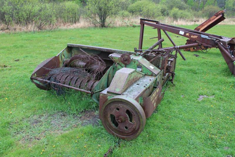 lot 39 image: Oliver 50 Baler