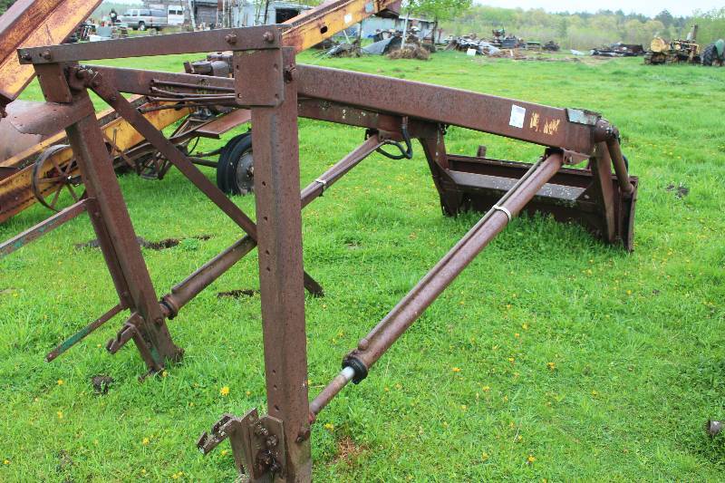 lot 40 image: Hydraulic Bucket Boom Frame