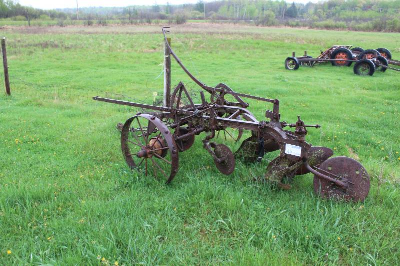 lot 45 image: Tiller