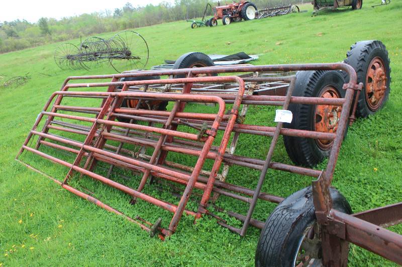 lot 48 image: Lot of (5) Metal Gates