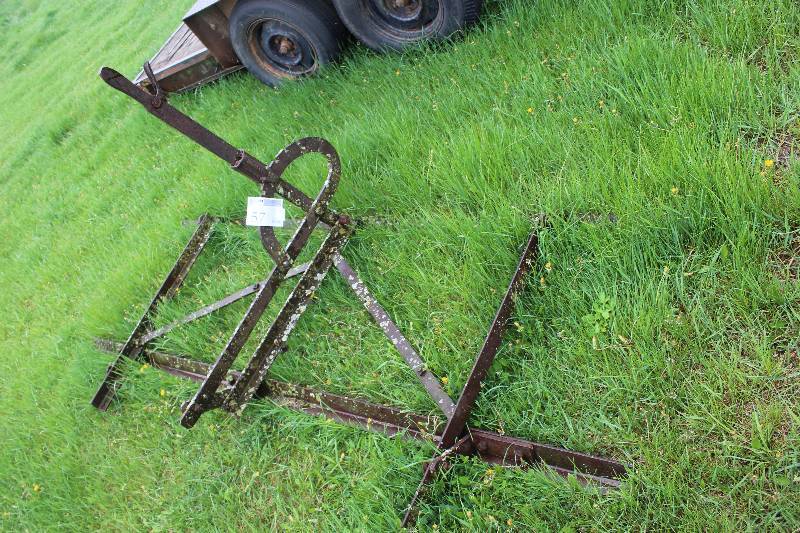 lot 57 image: Plow Frame