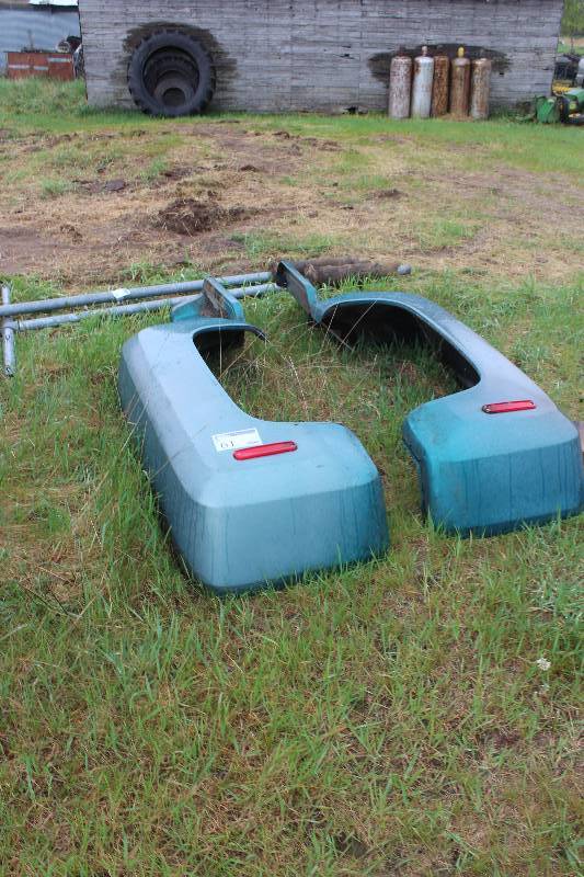 lot 61 image: Lot of (2) StepSide Pickup Rear Quarter Panels