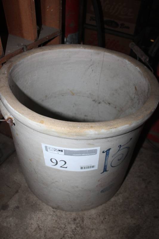 lot 92 image: Pot
